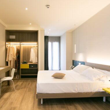 Hollywood_hospitality_1